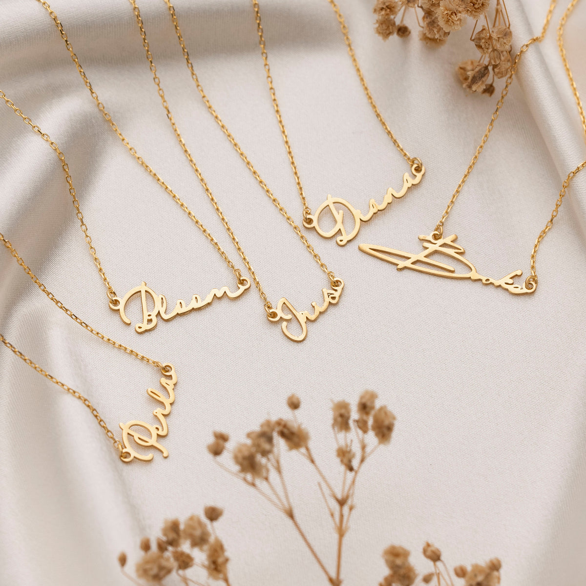 Gold script name necklace – view 2