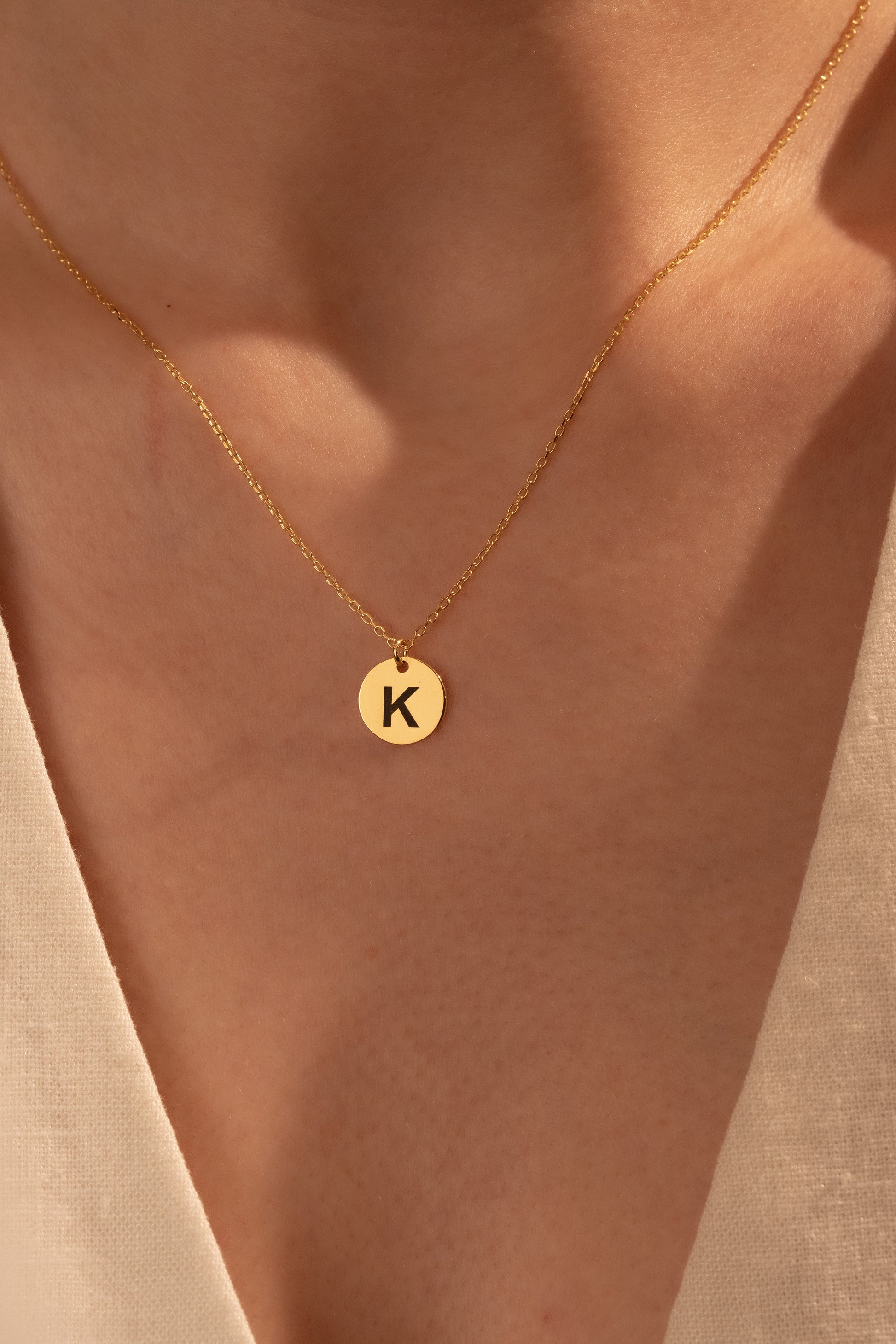 Personalized Initial Necklace – Round Letter Pendant for Women