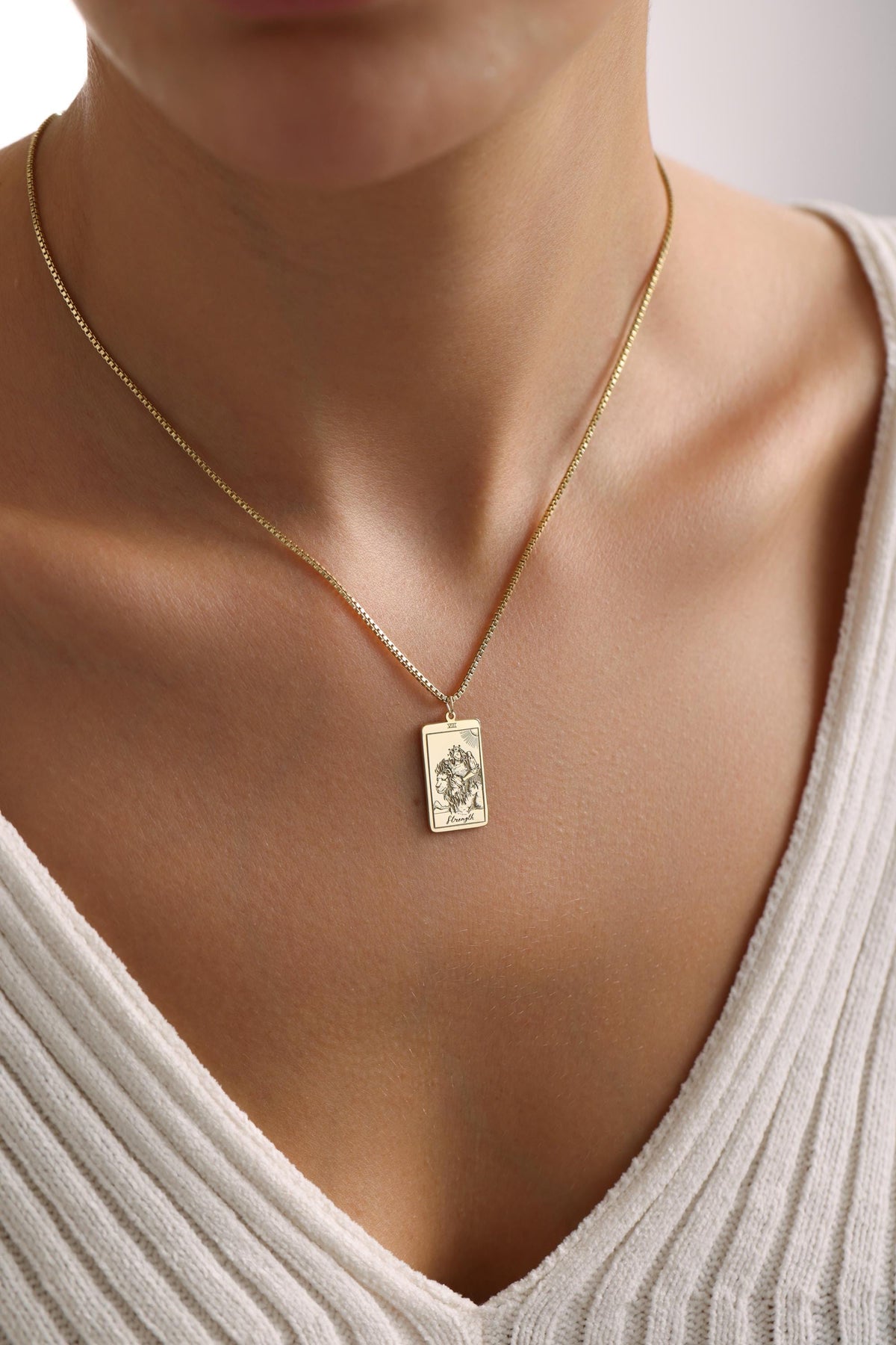 Tarot card pendant necklaces