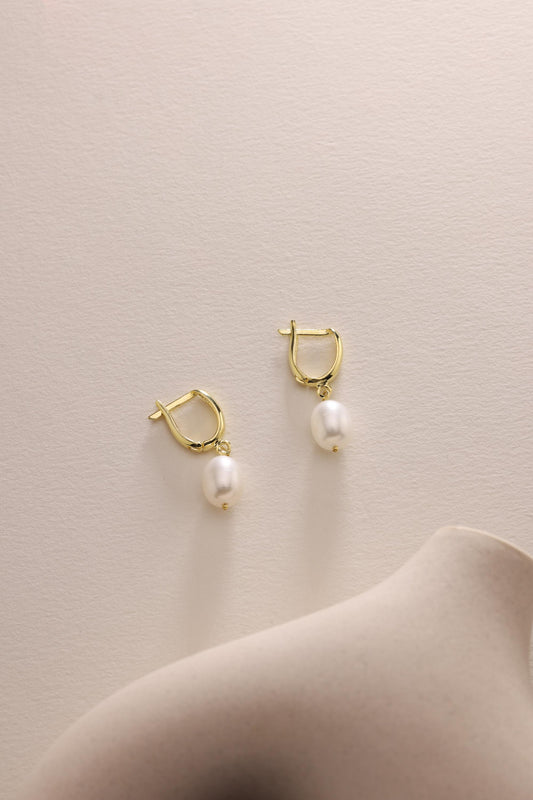 Pearl drop earrings pair in gold finish