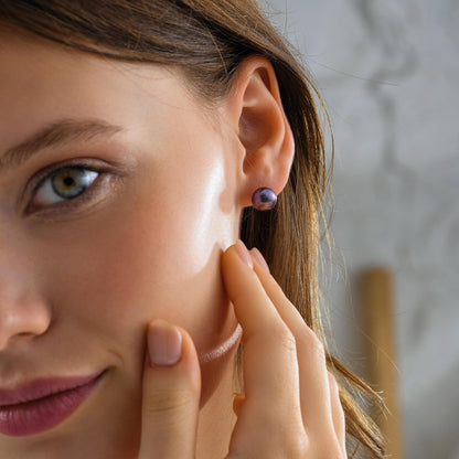 Black pearl earrings side view