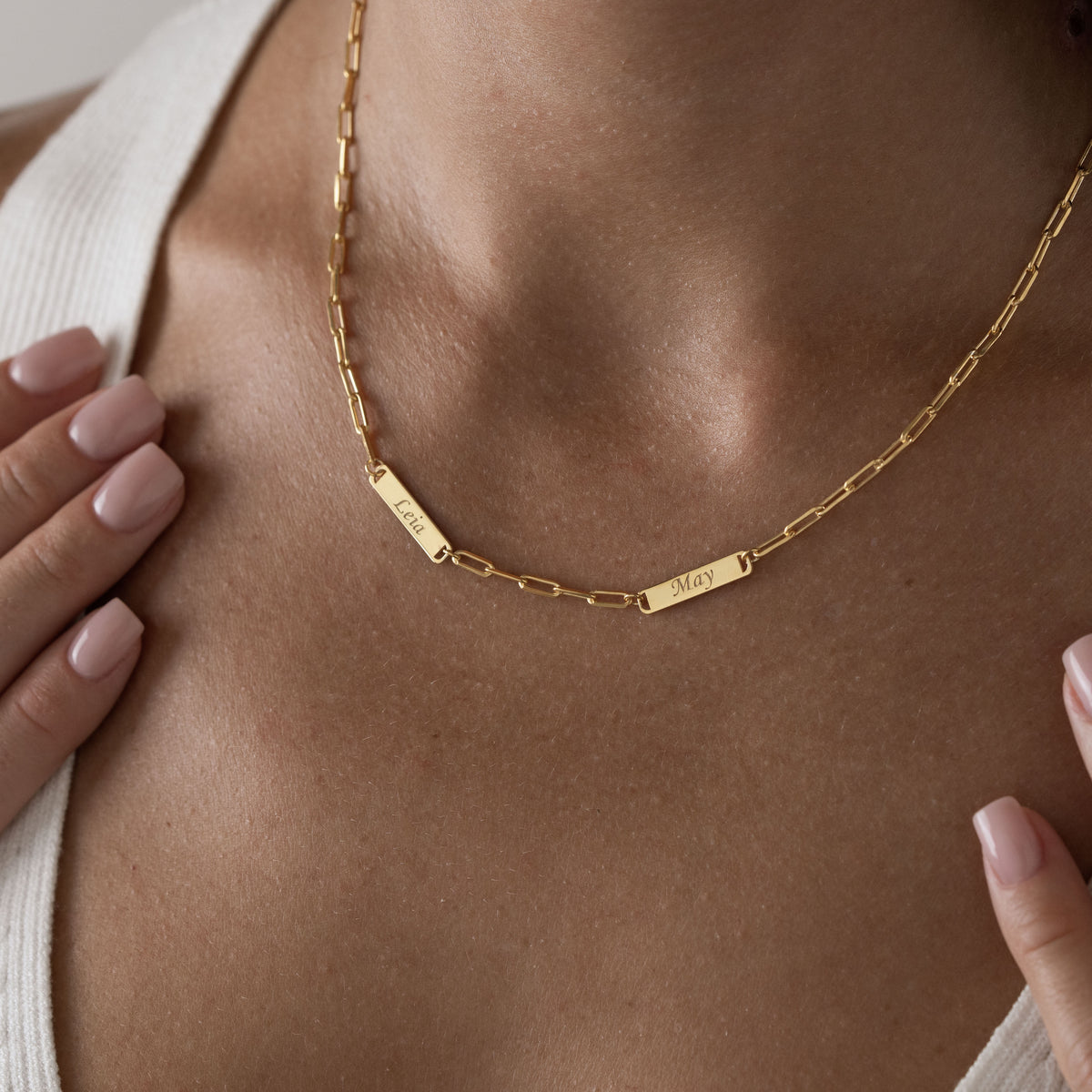 Personalized bar necklace with two names – view 3